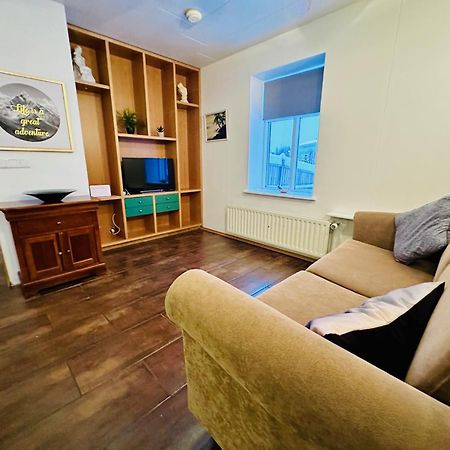 Akureyri Central Apartment מראה חיצוני תמונה
