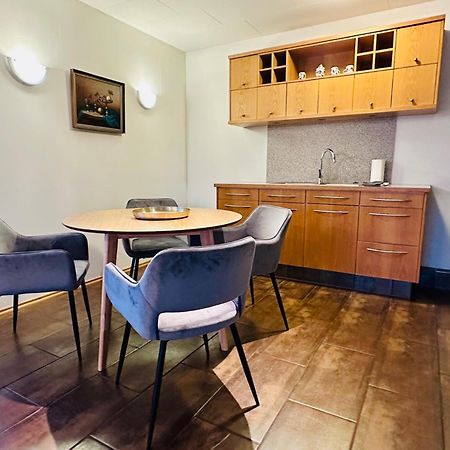 Akureyri Central Apartment מראה חיצוני תמונה